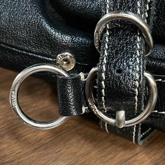 Prada hand bag - Picture 3 of 12